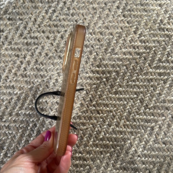 Loopy Case Gold Leopard | Metallic Edition iPhone 14 Pro Case - Picture 4 of 4